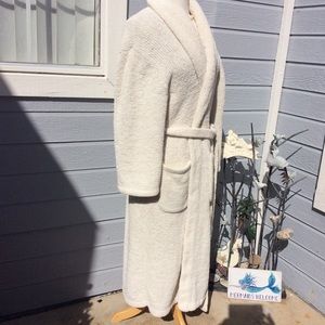 OPRAH’S FAVORITE ROBE